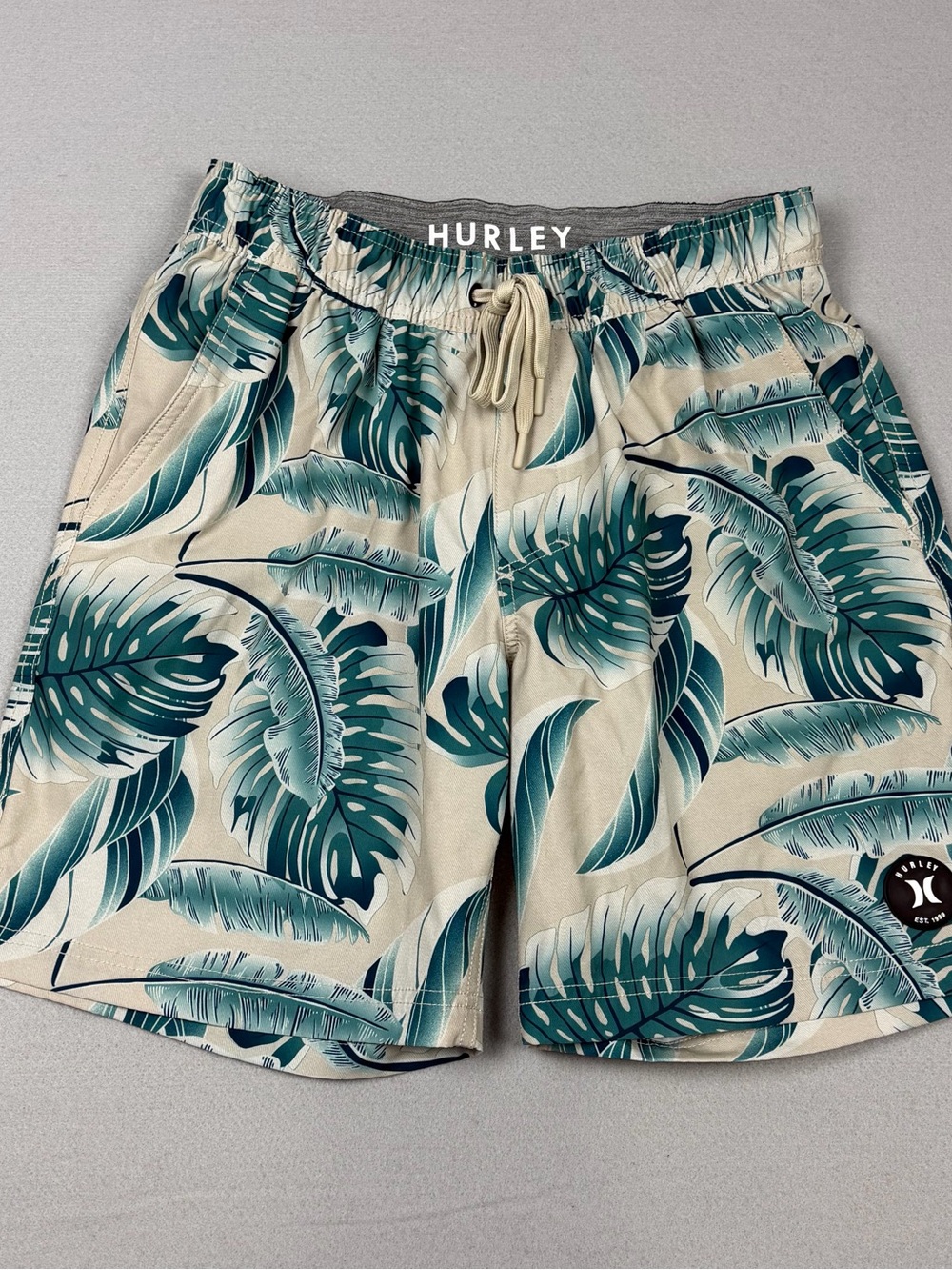 Hurley Men’s Medium Tropical Monstera Print Board Shorts Lined Surfer Swimwear